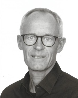 Portræt af Jens Mathiasen inde på Ravnbakkeskolen