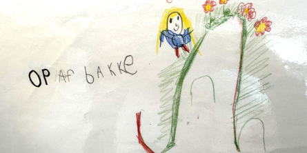 Børnetegning med teksten 'Op af bakke'